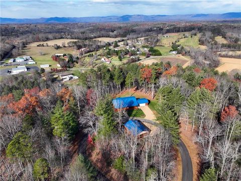 A home in Mount Airy