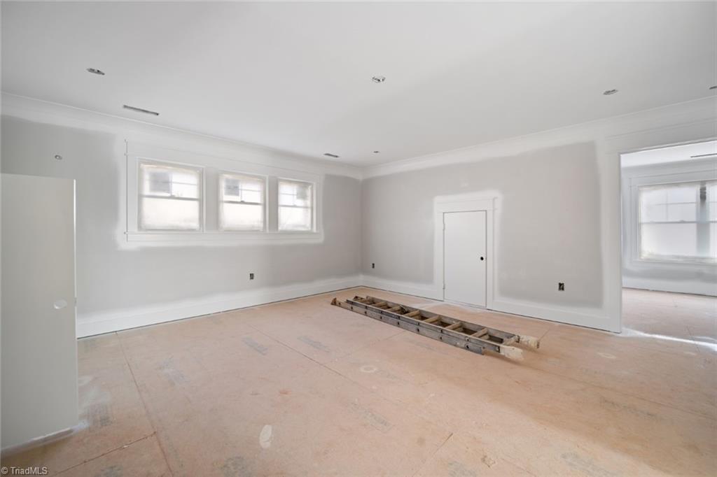 Winston-Salem, North Carolina 27106, United States, 4 Bedrooms Bedrooms, ,4 BathroomsBathrooms,Residential,Active,97357