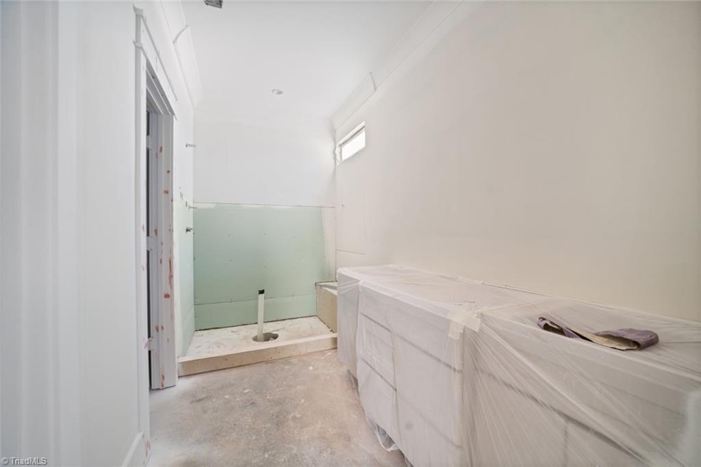 Winston-Salem, North Carolina 27106, United States, 4 Bedrooms Bedrooms, ,4 BathroomsBathrooms,Residential,Active,97357