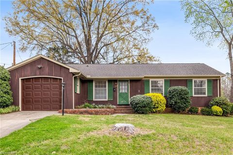 Homes For Sale - 4017 Wexford Drive<br/> Guilford County, Greensboro, NC 27406