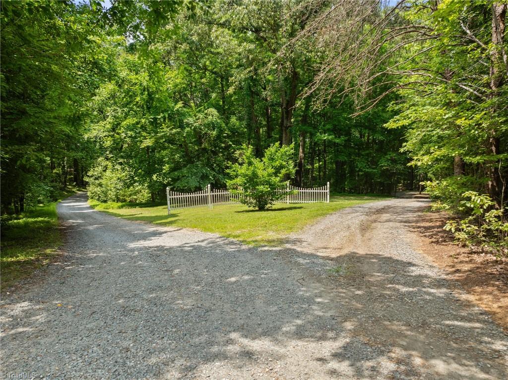5752 Davis Road, Walkertown, North Carolina image 3