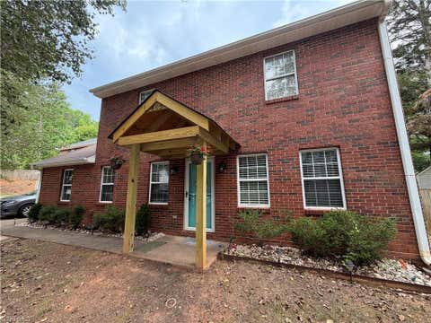 Homes For Sale - 605 Sir Knight Court<br/> Clemmons, NC 27012