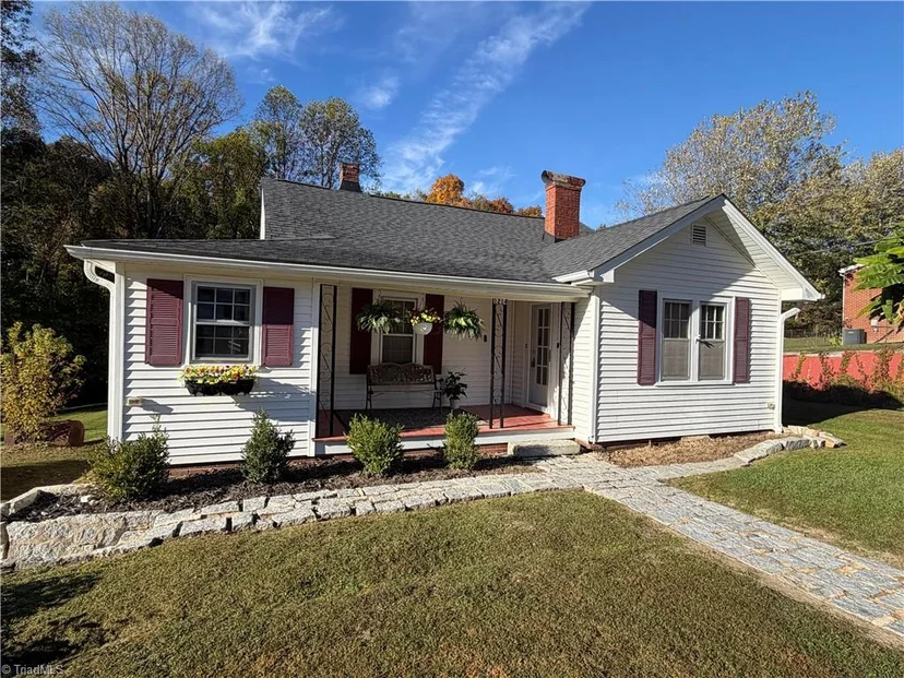 1214 Linville Road, photo 1 of 36