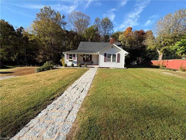 1214 Linville Road, photo 3 of 36