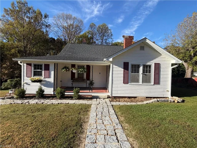 1214 Linville Road, photo 4 of 36