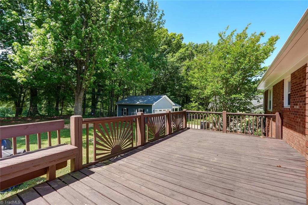 3805 Derbyshire Drive, Greensboro, North Carolina image 20
