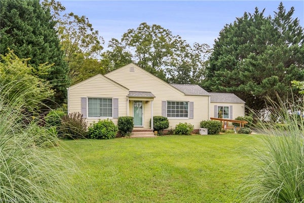 204 CARSON RD, PILOT MOUNTAIN, NC 27041 - Image 5280a326c3af8e352080e4dbfa09c76e/1189190185
