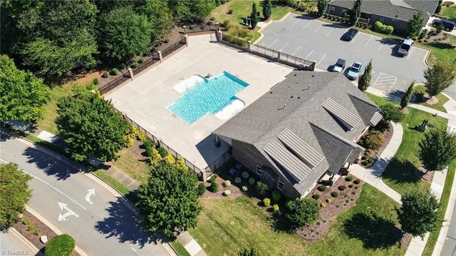 175 Macallan Drive, photo 2 of 50
