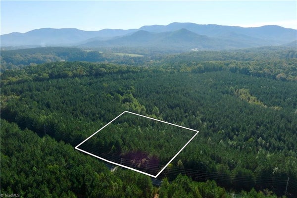 14 MORRISON ROAD, MORGANTON, NC 28655 - Image 5295a63e093c18d8d3dcc6168bf66a2a/2945618181