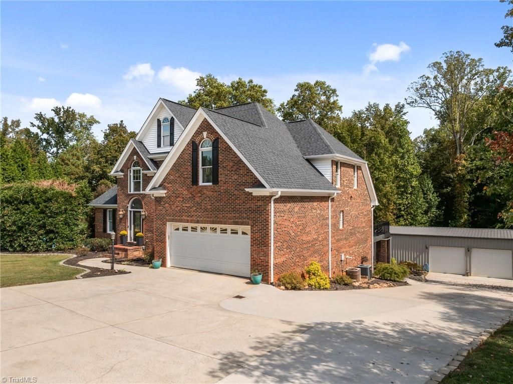 Photo of 2604 Northstream Court, Haw River, NC 27258 (MLS # 1209434)