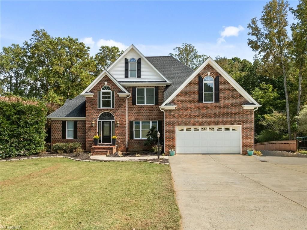 Photo of 2604 Northstream Court, Haw River, NC 27258 (MLS # 1209434)