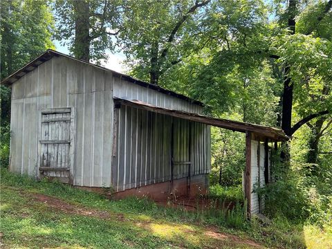 A home in Mount Airy