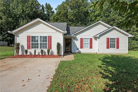 Homes For Sale - 607 Whistling Swan Drive<br/> Greensboro, NC 27455
