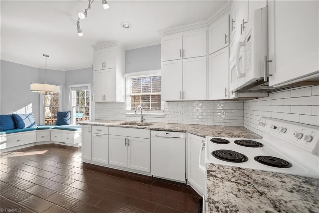 Kernersville, North Carolina 27284, United States, 4 Bedrooms Bedrooms, ,3 BathroomsBathrooms,Residential,Active,246769