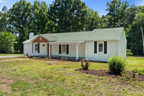 Homes For Sale - 331 Grubb Drive<br/> Davidson County, Denton, NC 27239