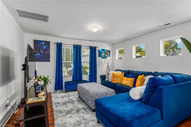 1546 Mariners Court, photo 3 of 26