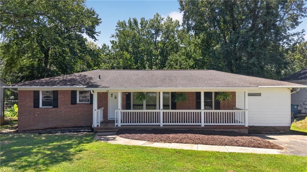 Photo of 128 Englewood Drive, Archdale, NC 27263 (MLS # 1229899)