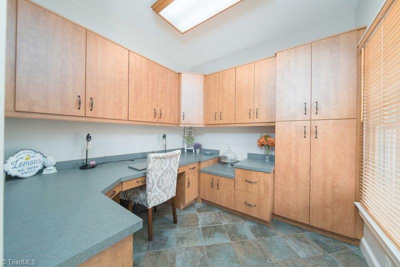 Winston-Salem, North Carolina, 27107, United States, 3 Bedrooms Bedrooms, ,4 BathroomsBathrooms,Residential,Active,2036363