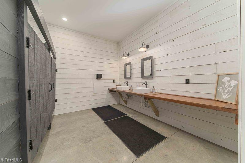 Winston-Salem, North Carolina, 27107, United States, 3 Bedrooms Bedrooms, ,4 BathroomsBathrooms,Residential,Active,2036363