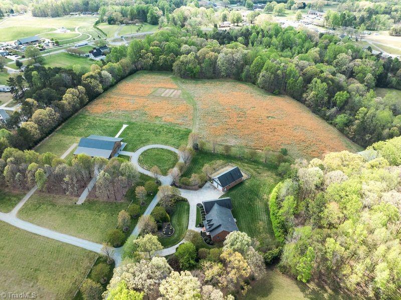 Winston-Salem, North Carolina, 27107, United States, 3 Bedrooms Bedrooms, ,4 BathroomsBathrooms,Residential,Active,2036363