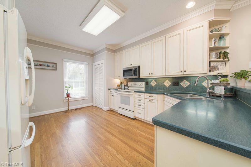 Winston-Salem, North Carolina, 27107, United States, 3 Bedrooms Bedrooms, ,4 BathroomsBathrooms,Residential,Active,2036363