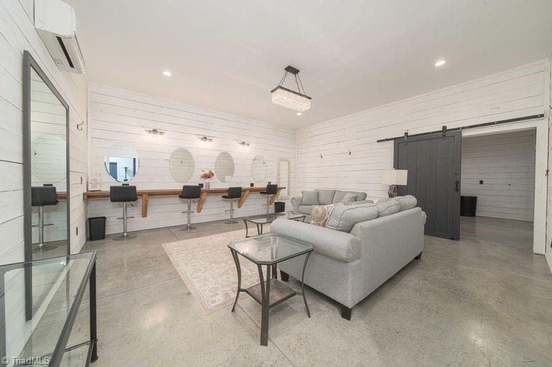 Winston-Salem, North Carolina, 27107, United States, 3 Bedrooms Bedrooms, ,4 BathroomsBathrooms,Residential,Active,2036363