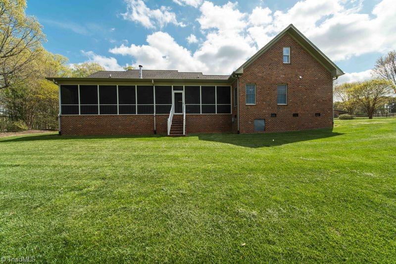 Winston-Salem, North Carolina, 27107, United States, 3 Bedrooms Bedrooms, ,4 BathroomsBathrooms,Residential,Active,2036363