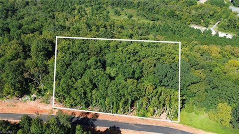 712 Labrador Lane Winston-Salem NC 27106