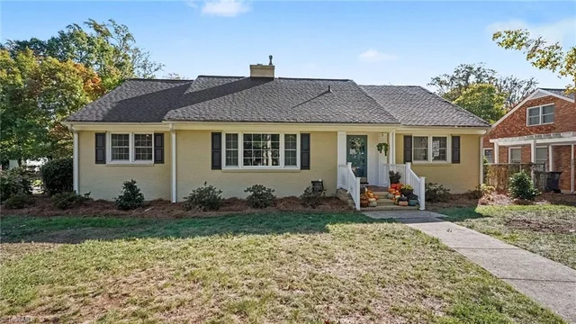 3801 Dogwood Drive, photo 2 of 32