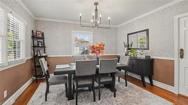 3801 Dogwood Drive, photo 5 of 32