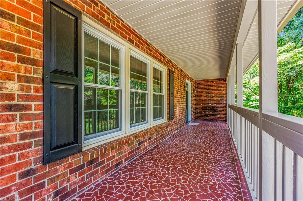 7524 Whitaker Drive, Summerfield, North Carolina image 5