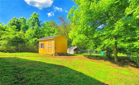 Single Family Residence in High Point NC 217 Willowood Drive 28.jpg