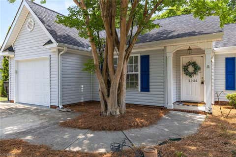 Homes For Sale - 3925 Hickswood Forest Court<br/> High Point, NC 27265