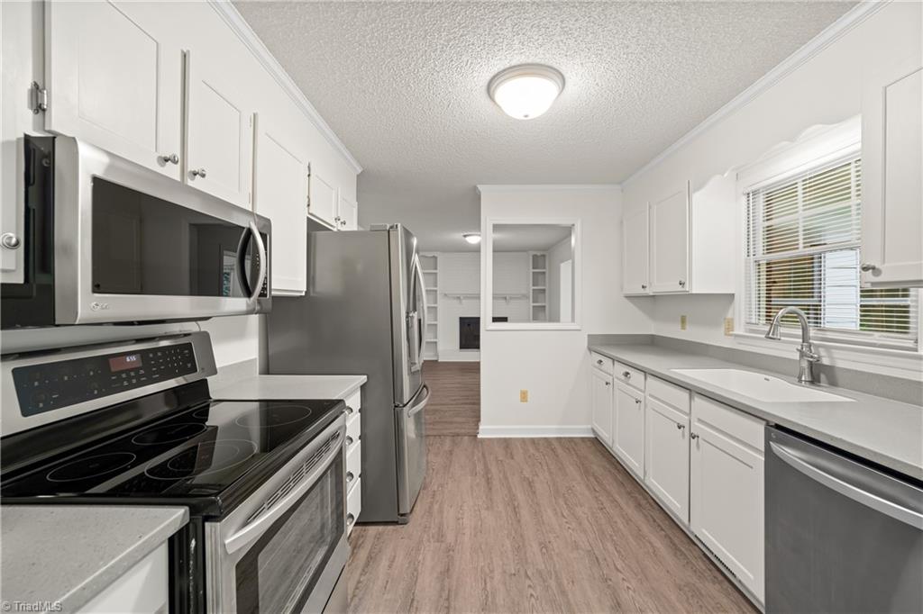 Winston-Salem, North Carolina 27104, United States, 4 Bedrooms Bedrooms, ,3 BathroomsBathrooms,Residential,Active,224241