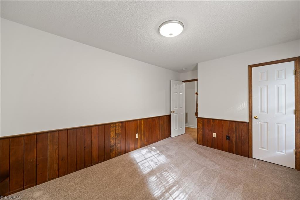 Winston-Salem, North Carolina 27104, United States, 4 Bedrooms Bedrooms, ,3 BathroomsBathrooms,Residential,Active,224241