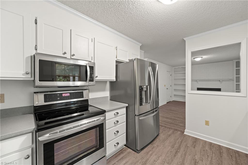 Winston-Salem, North Carolina 27104, United States, 4 Bedrooms Bedrooms, ,3 BathroomsBathrooms,Residential,Active,224241