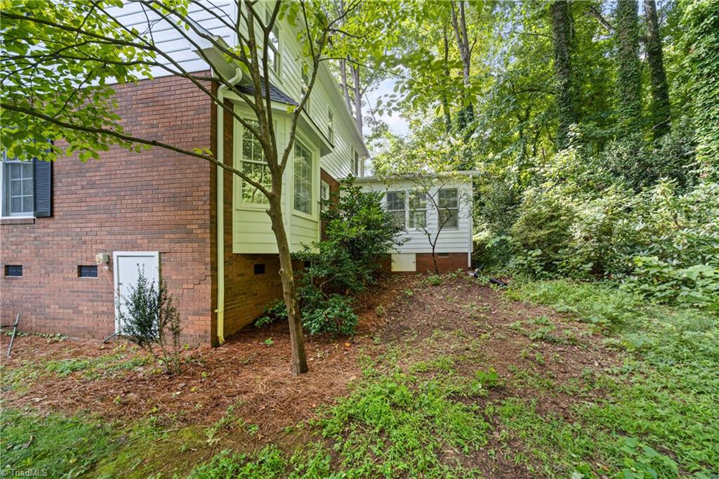 Winston-Salem, North Carolina 27104, United States, 4 Bedrooms Bedrooms, ,3 BathroomsBathrooms,Residential,Active,224241