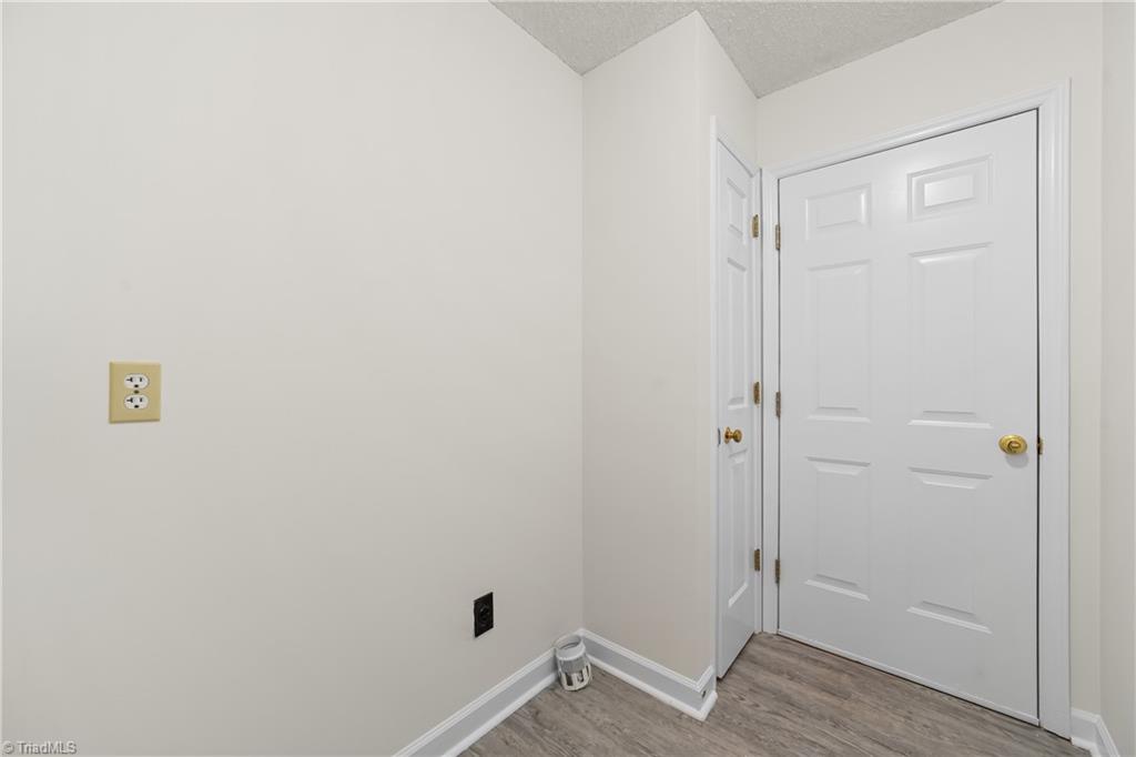 Winston-Salem, North Carolina 27104, United States, 4 Bedrooms Bedrooms, ,3 BathroomsBathrooms,Residential,Active,224241