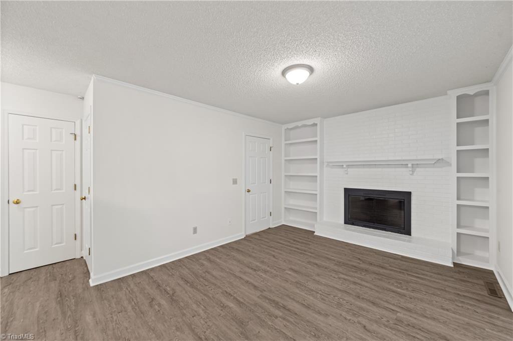 Winston-Salem, North Carolina 27104, United States, 4 Bedrooms Bedrooms, ,3 BathroomsBathrooms,Residential,Active,224241