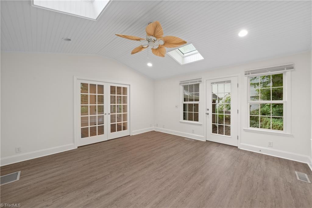 Winston-Salem, North Carolina 27104, United States, 4 Bedrooms Bedrooms, ,3 BathroomsBathrooms,Residential,Active,224241