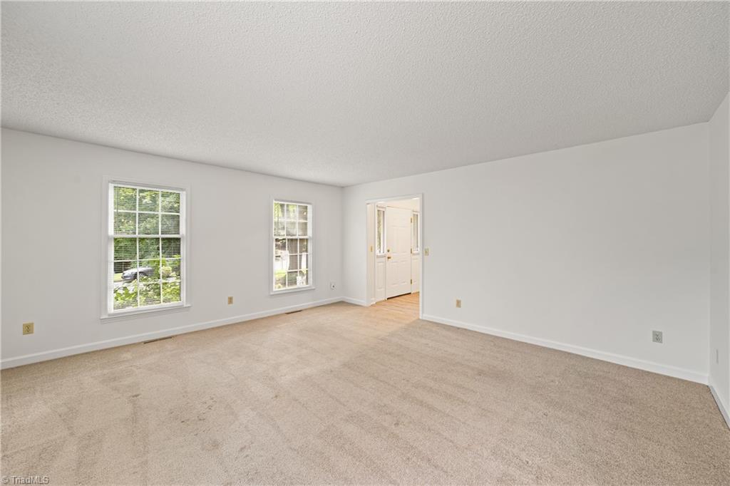 Winston-Salem, North Carolina 27104, United States, 4 Bedrooms Bedrooms, ,3 BathroomsBathrooms,Residential,Active,224241