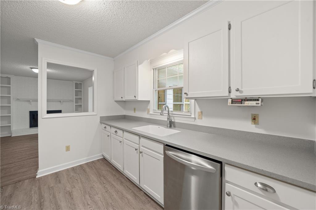 Winston-Salem, North Carolina 27104, United States, 4 Bedrooms Bedrooms, ,3 BathroomsBathrooms,Residential,Active,224241