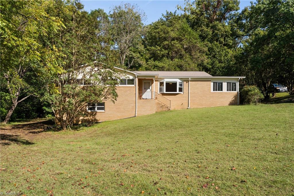 Clemmons, North Carolina 27012, United States, 3 Bedrooms Bedrooms, ,3 BathroomsBathrooms,Residential,Active,221633