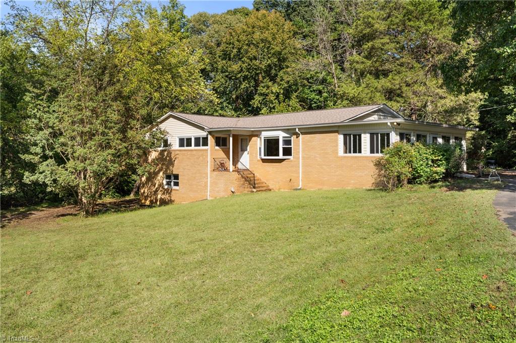 Clemmons, North Carolina 27012, United States, 3 Bedrooms Bedrooms, ,3 BathroomsBathrooms,Residential,Active,221633 Clemmons, North Carolina 27012, United States, 3 Bedrooms Bedrooms, ,3 BathroomsBathrooms,Residential,Active,221633