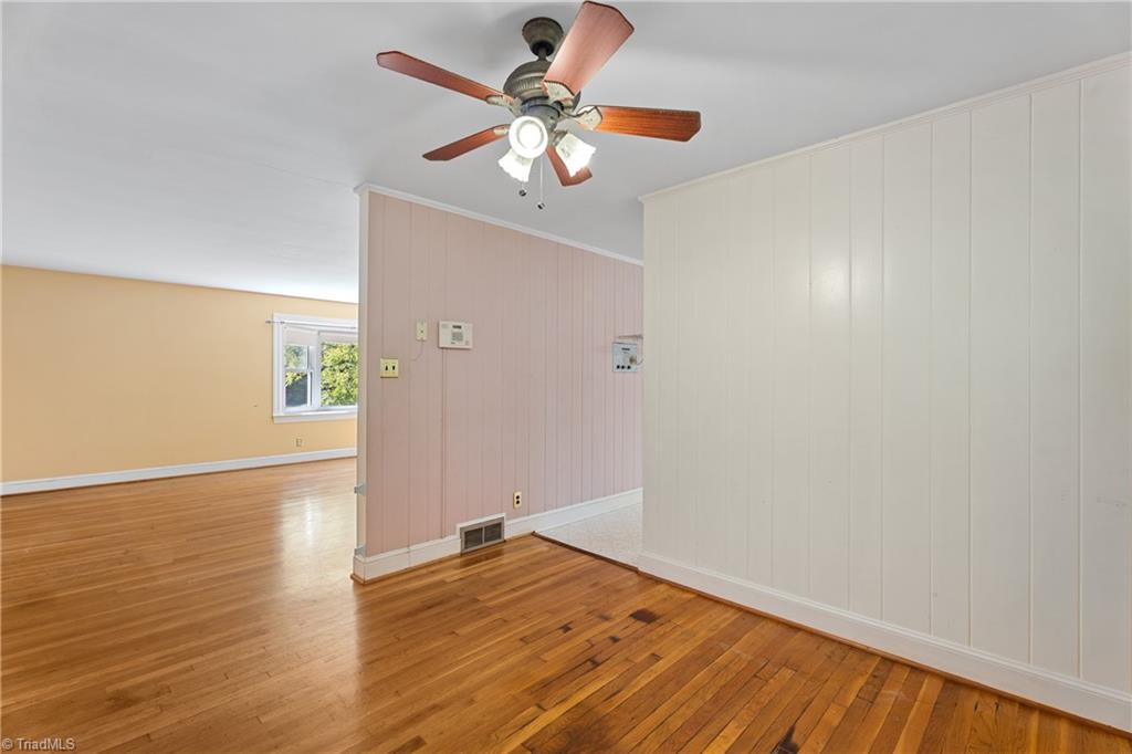 Clemmons, North Carolina 27012, United States, 3 Bedrooms Bedrooms, ,3 BathroomsBathrooms,Residential,Active,221633