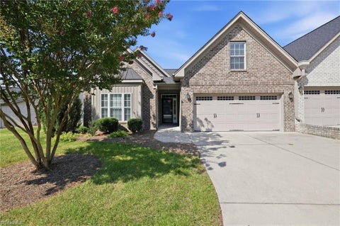 Townhouse For Sale - 241 Collingswood Drive<br/> Winston-Salem, NC 27127