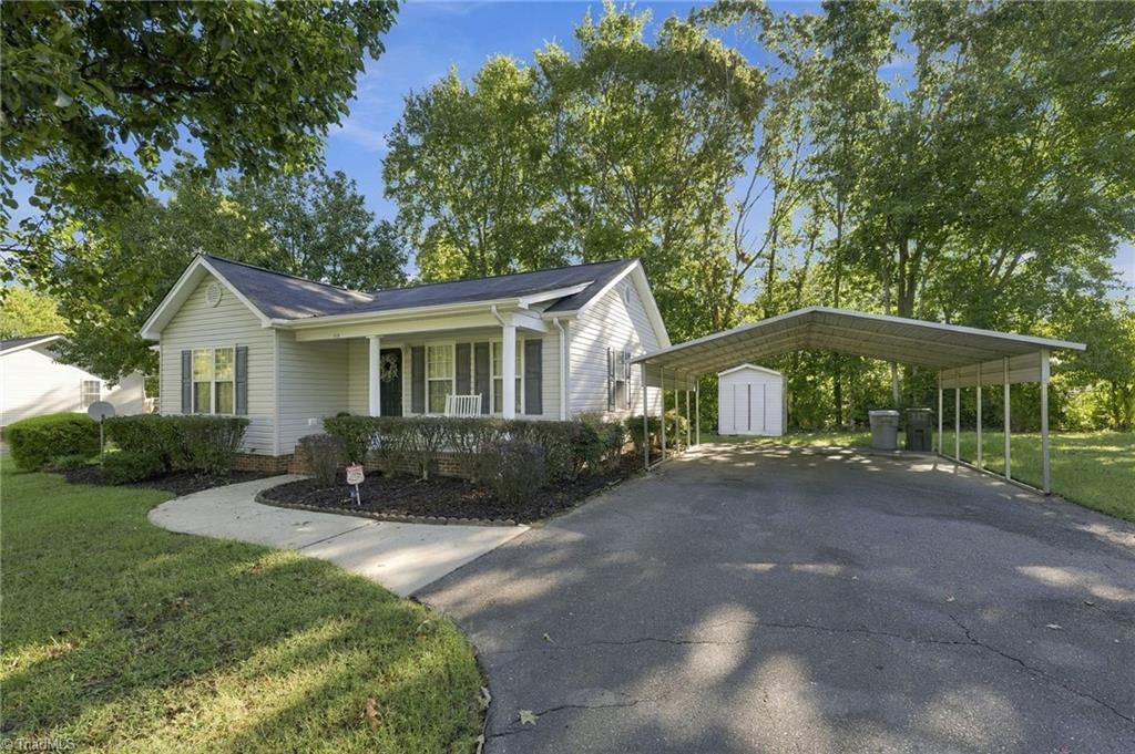 Photo of 1716 Pine Knoll Court, Asheboro, NC 27203 (MLS # 1237122)