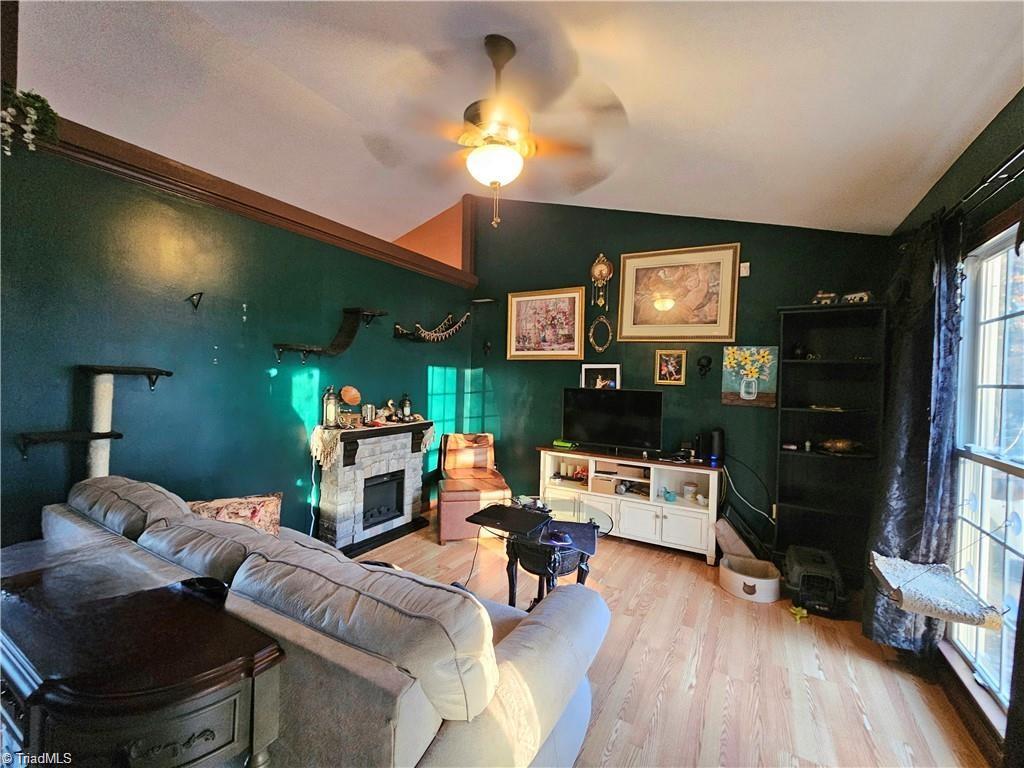 2307 Pineview Drive, Greensboro, North Carolina image 9