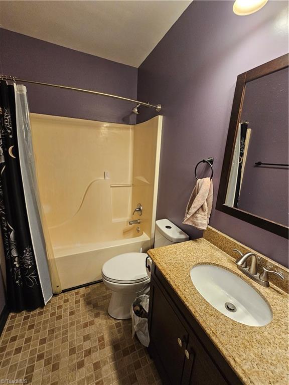 2307 Pineview Drive, Greensboro, North Carolina image 14