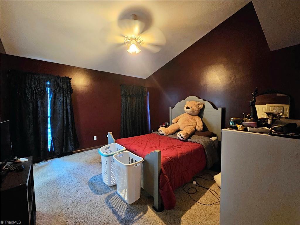 2307 Pineview Drive, Greensboro, North Carolina image 13